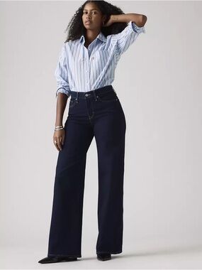 Levi’s 318 shaping wide leg Jean